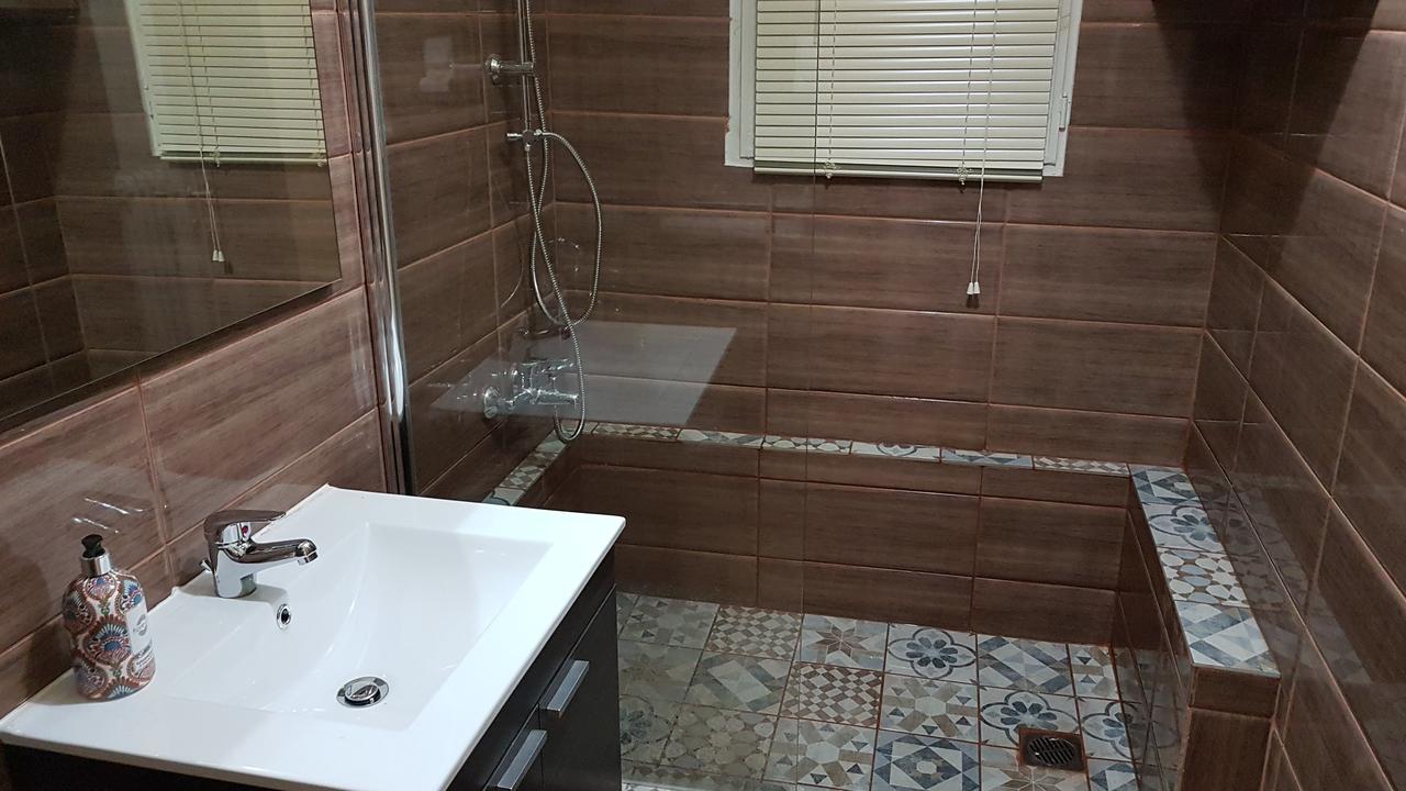 Menta Errathens Apartment - Athens Center, 5 Bd, 2 Bath Exterior photo
